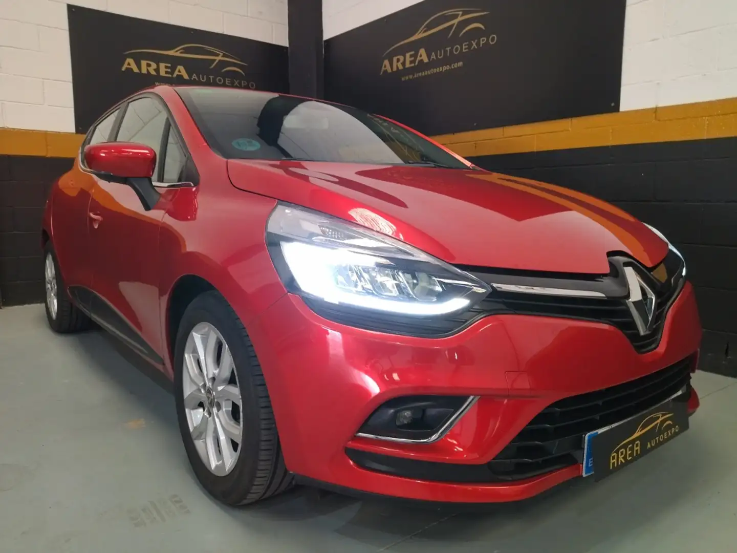 Renault Clio TCe GPF Energy Limited 66kW Paars - 2