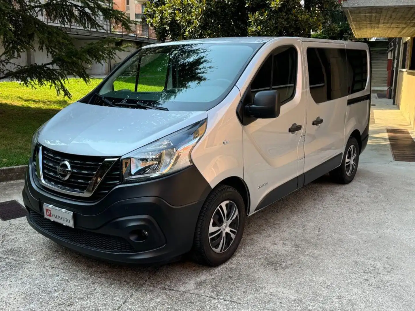Nissan NV300 29 1.6 dCi 145CV Bus IVA COMPRESA 9POSTI-WEBASTO Grigio - 1