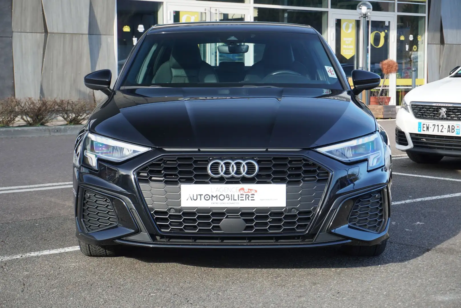 Audi A3 Sportback 30 TDI 116 ch S Tronic7 S Line 1ère Mai Schwarz - 2