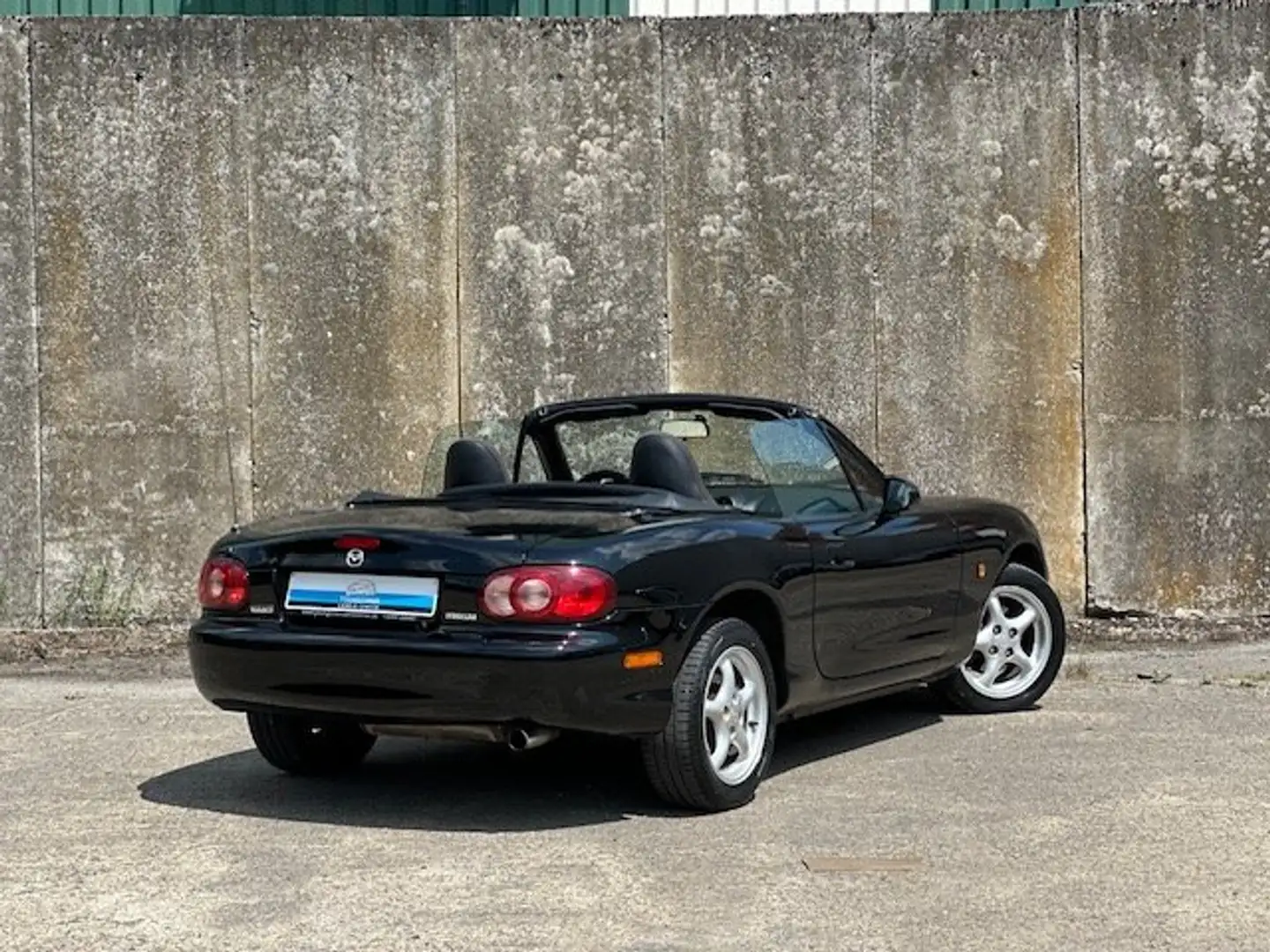 Mazda MX-5 1.6i 16v NBFL | 2 Eigenaren | 101.000km | Garantie Zwart - 2