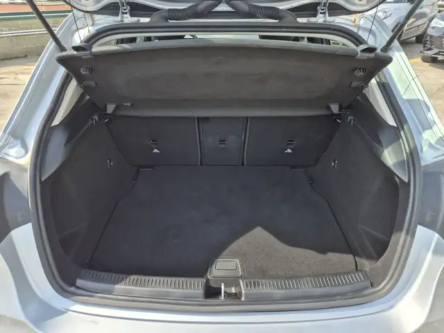 Mercedes-Benz A view 12