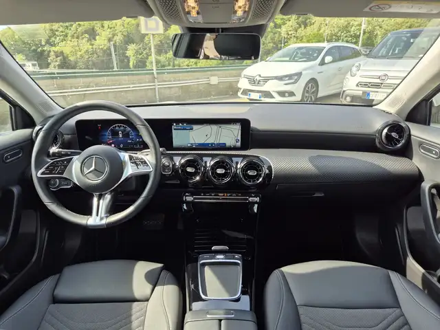Mercedes-Benz A view 8