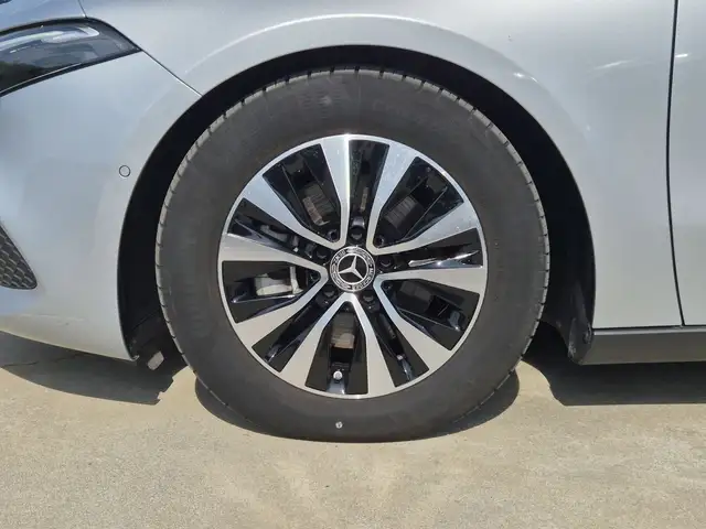 Mercedes-Benz A view 13