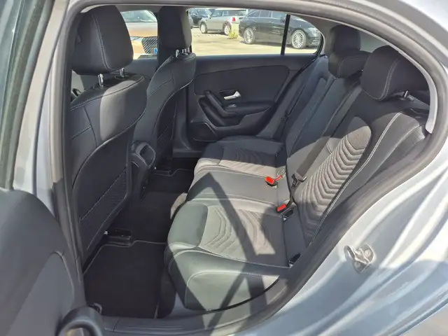 Mercedes-Benz A view 7