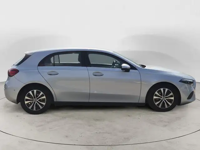 Mercedes-Benz A view 5