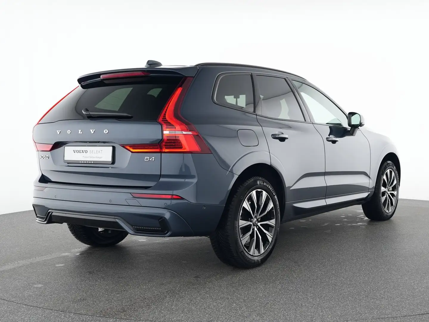 Volvo XC60 B4 Benzin Plus Dark 19"+AHK+ACC+WSS-HZG+360 Blau - 2