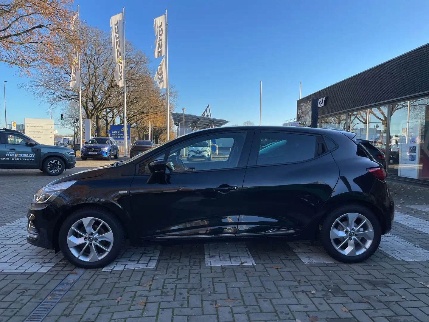 Renault Clio IV TCe 90 ENERGY Limited Schwarz - 2