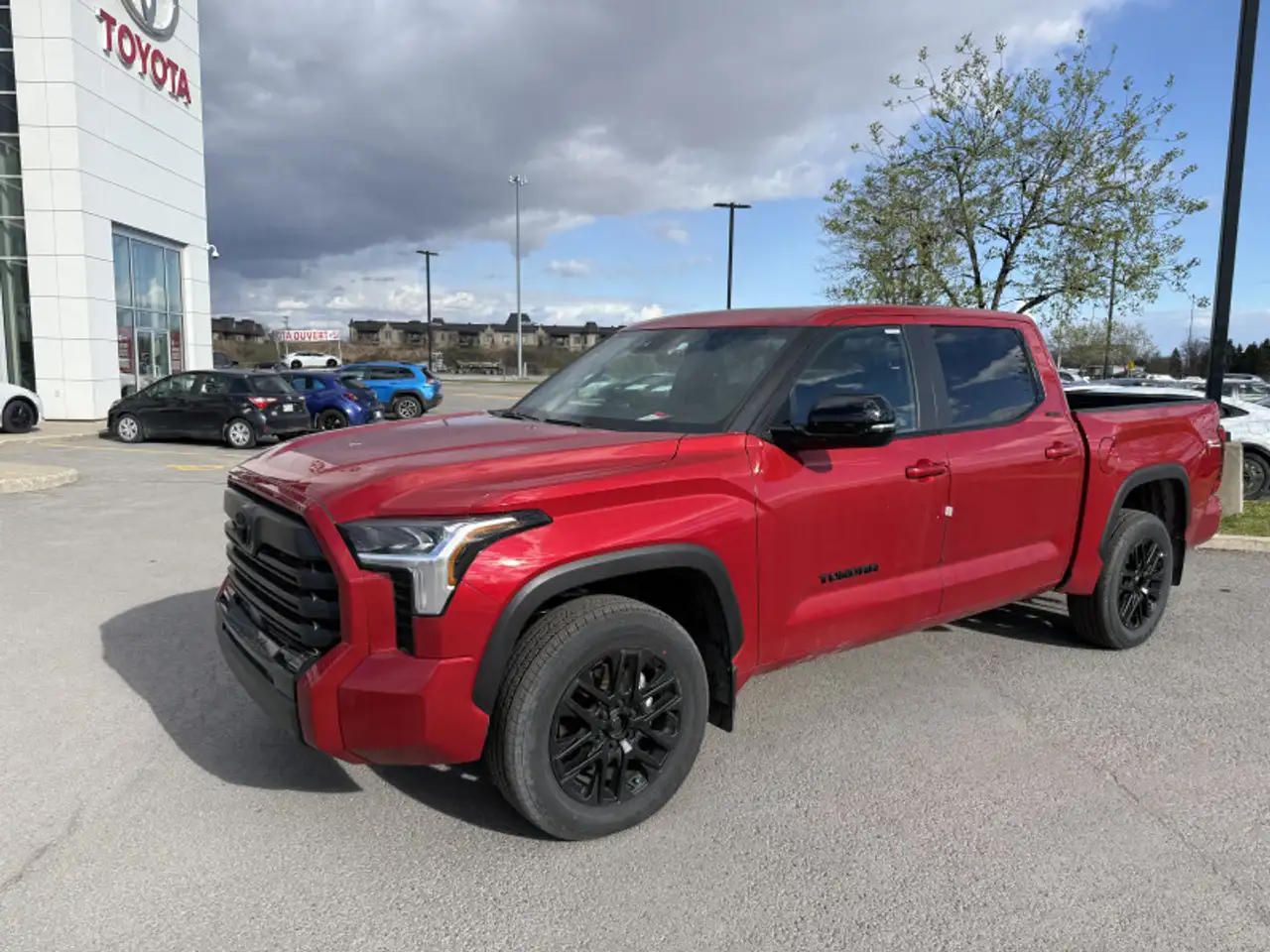 Toyota Tundra снимка Toyota Tundra