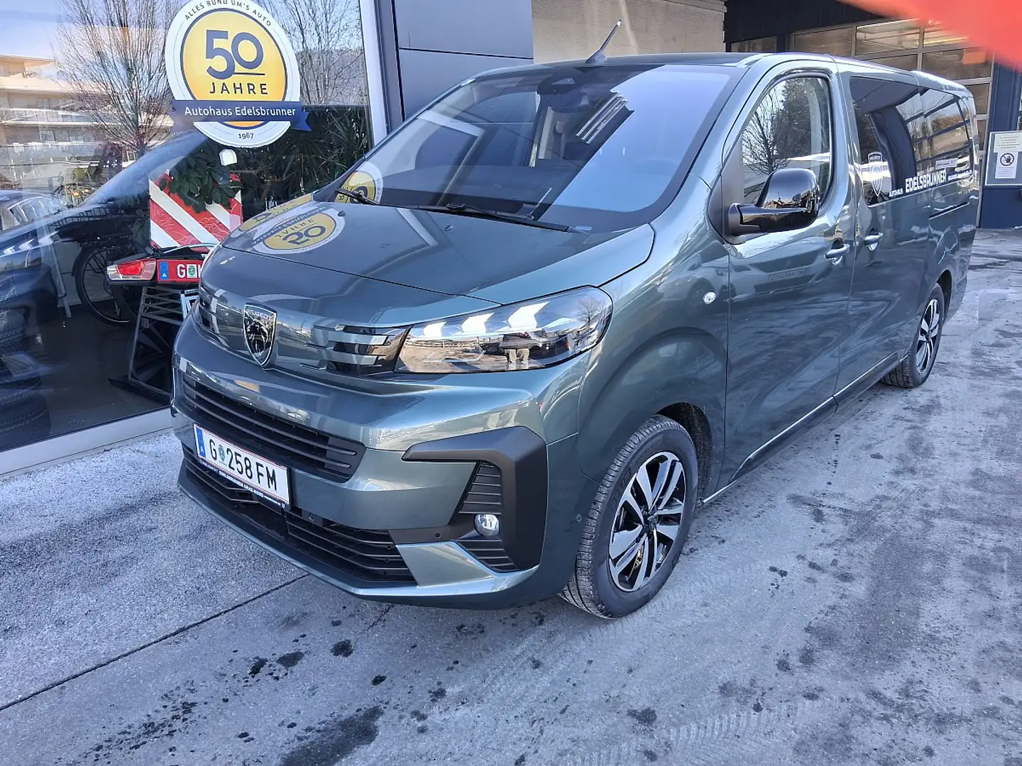 Peugeot Traveller Premium BlueHDi 180 Lang EAT8 Grün - 1