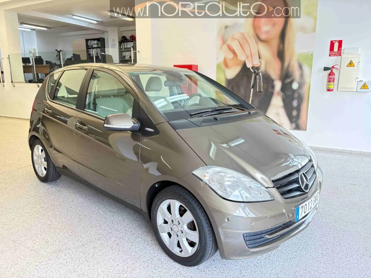 Mercedes-Benz A 160 BE Elegance Beige - 1