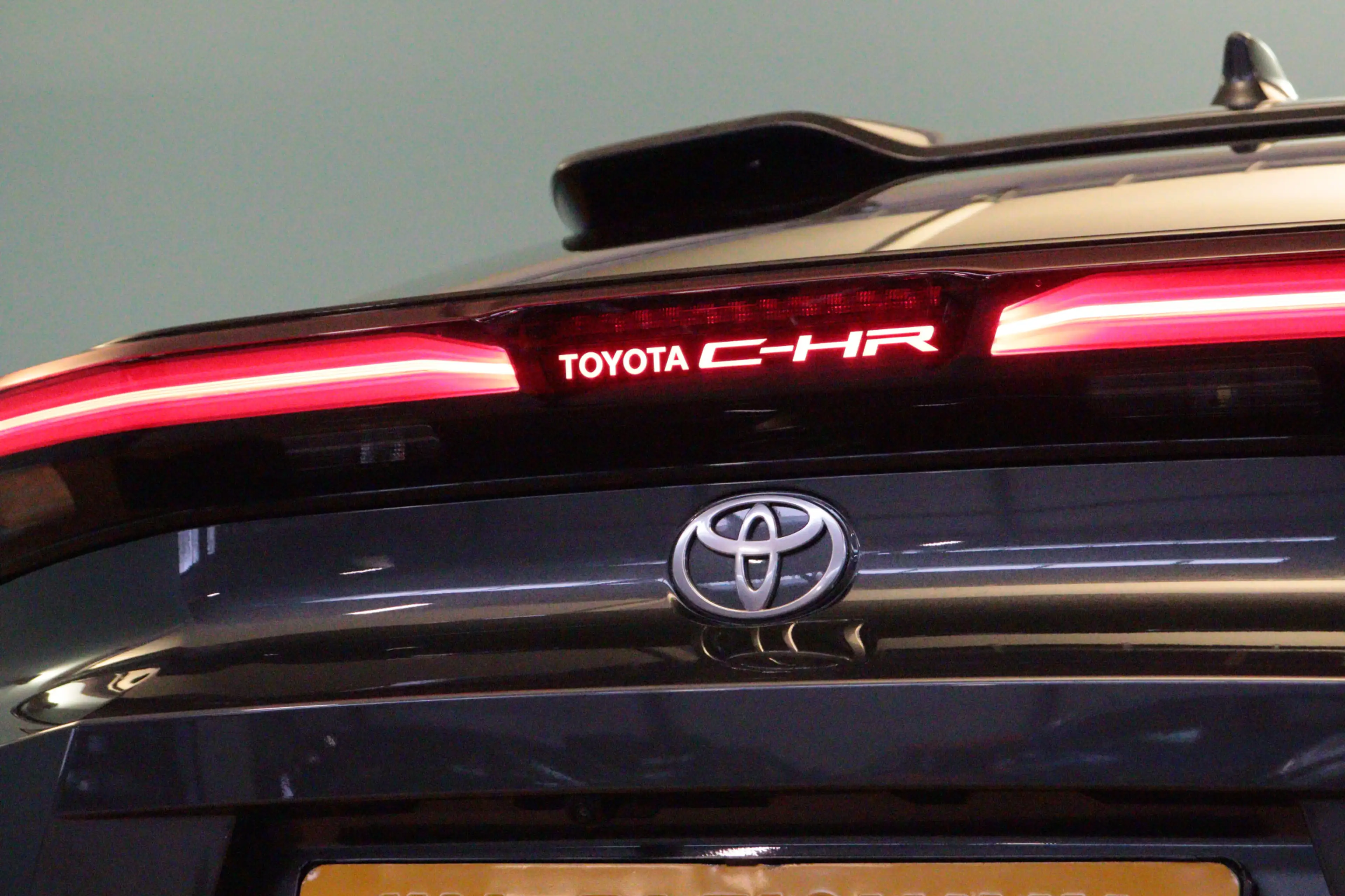 Toyota C-HR 2.0 Plug-in Hybrid 220 Business | APPCONNECT | CAM — photo 14