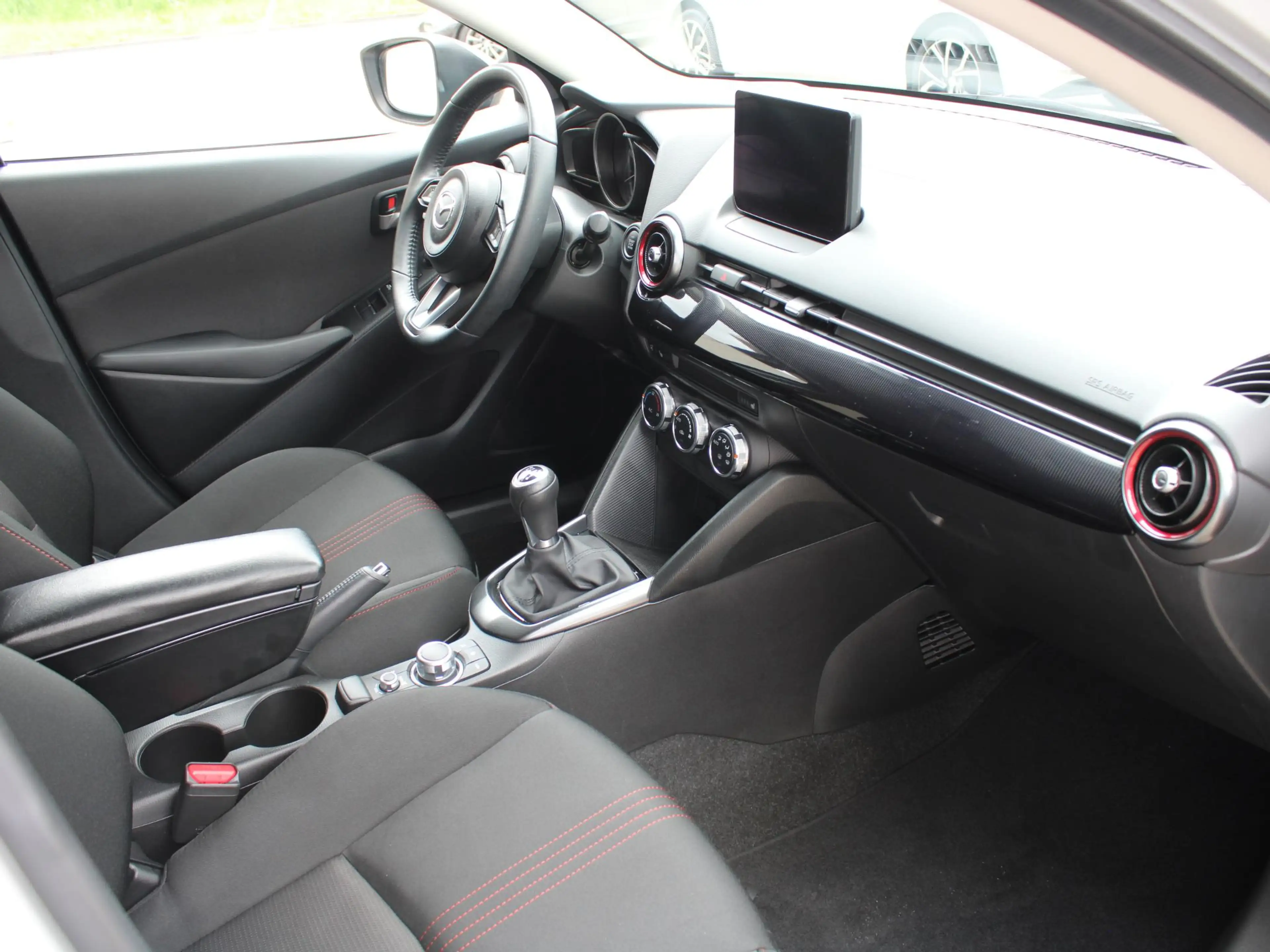 Mazda 2 1.5 e-SkyActiv-G 90 Homura | APPLE CARPLAY/ANDROID — photo 12