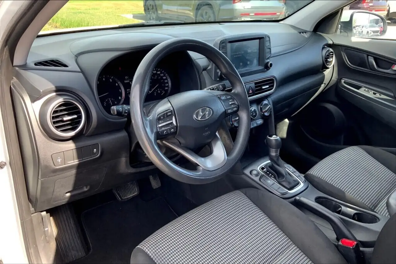 Hyundai KONA снимка Hyundai KONA