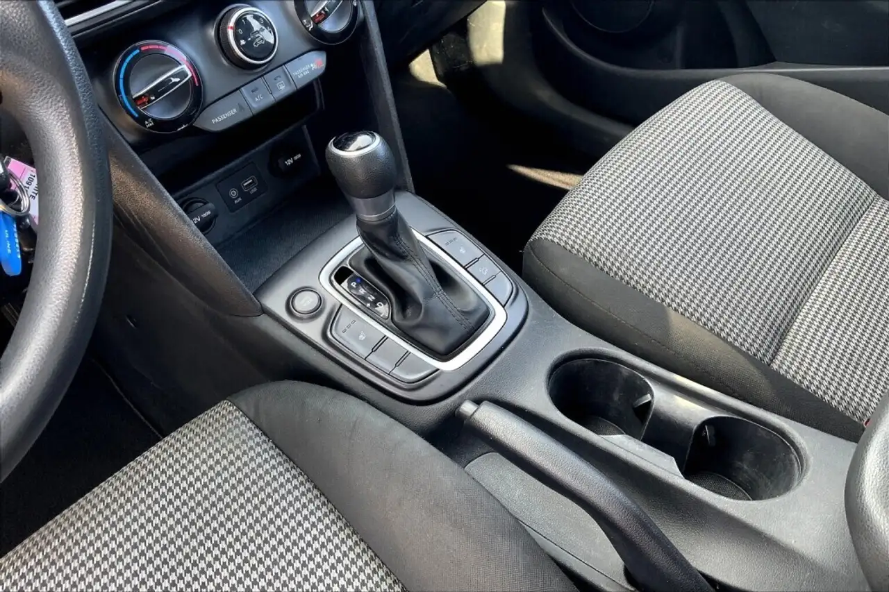 Hyundai KONA снимка Hyundai KONA