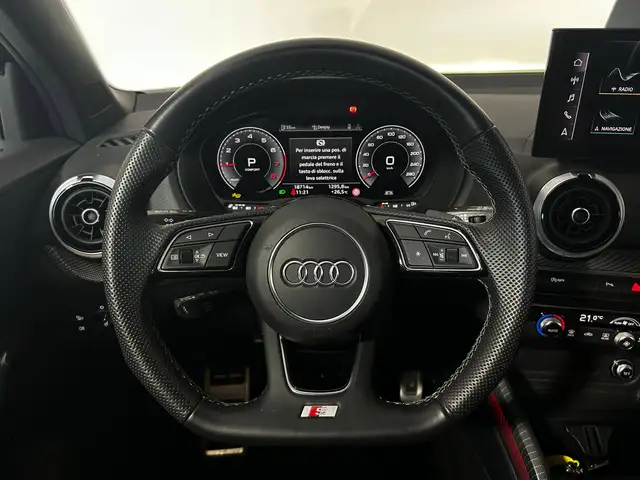 Audi Q2 view 14