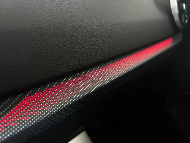 Audi Q2 view 25