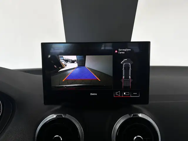 Audi Q2 view 19