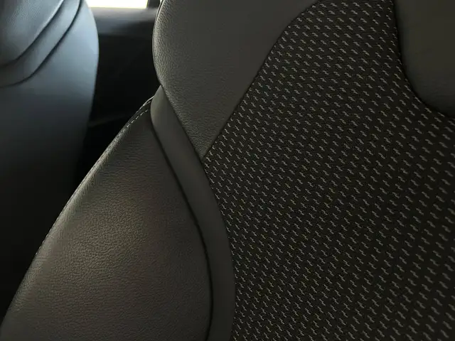 Audi Q2 view 12