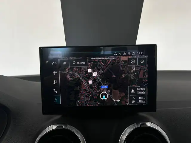 Audi Q2 view 18