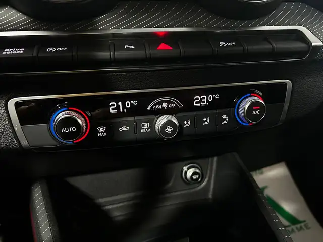 Audi Q2 view 20
