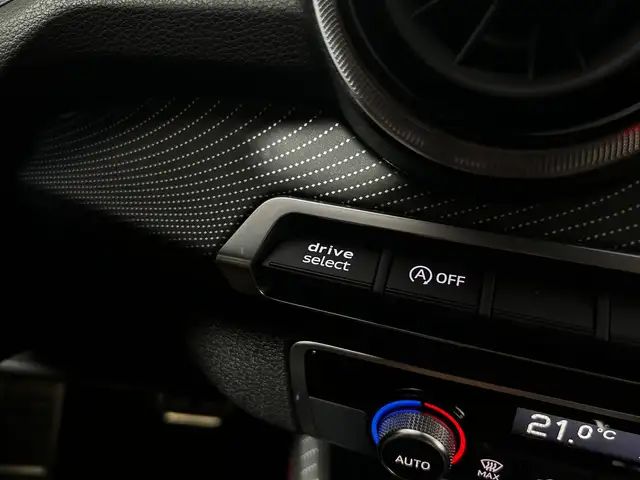 Audi Q2 view 21