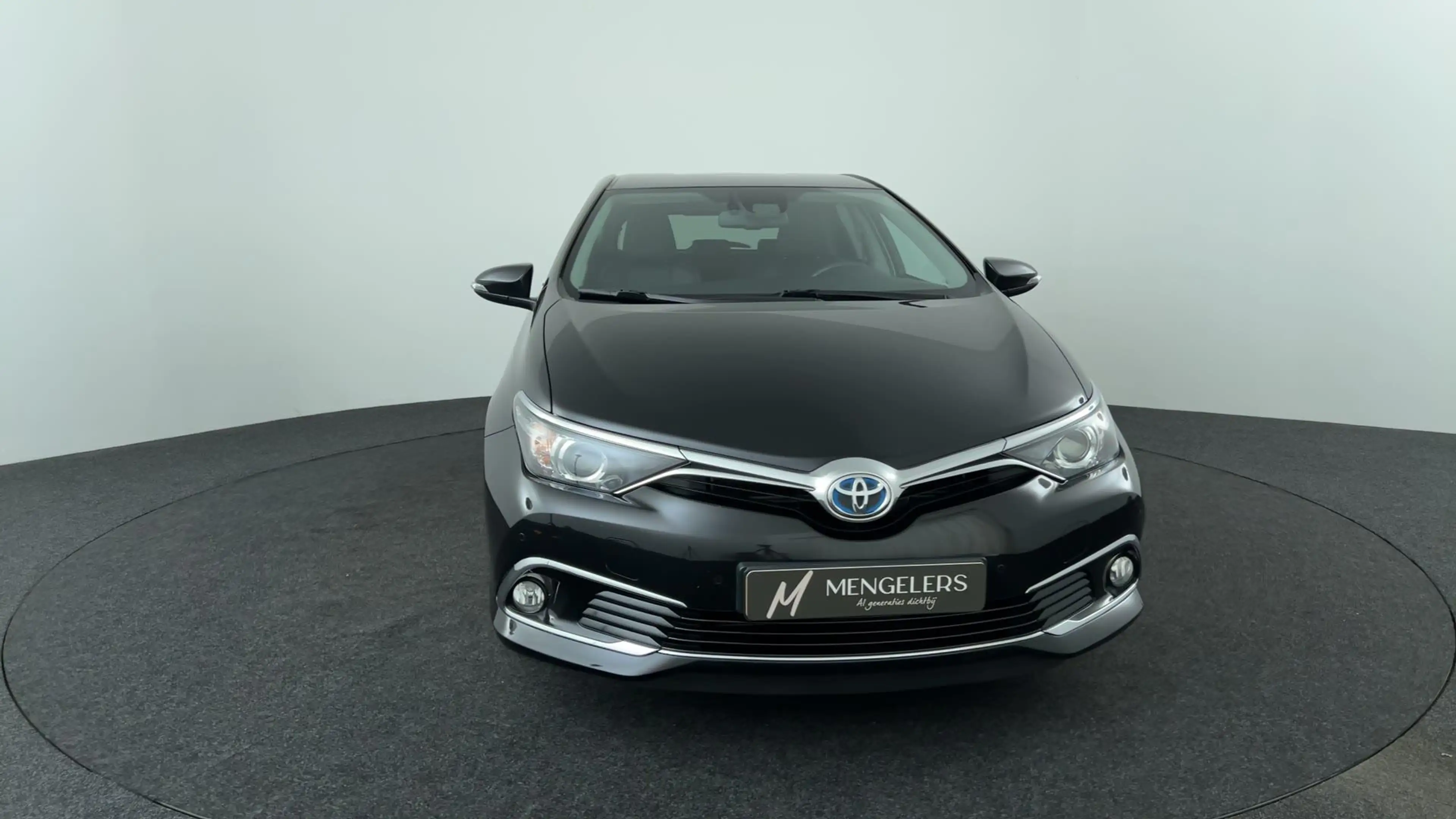 Toyota Auris 1.8 Hybrid Executive — photo 8