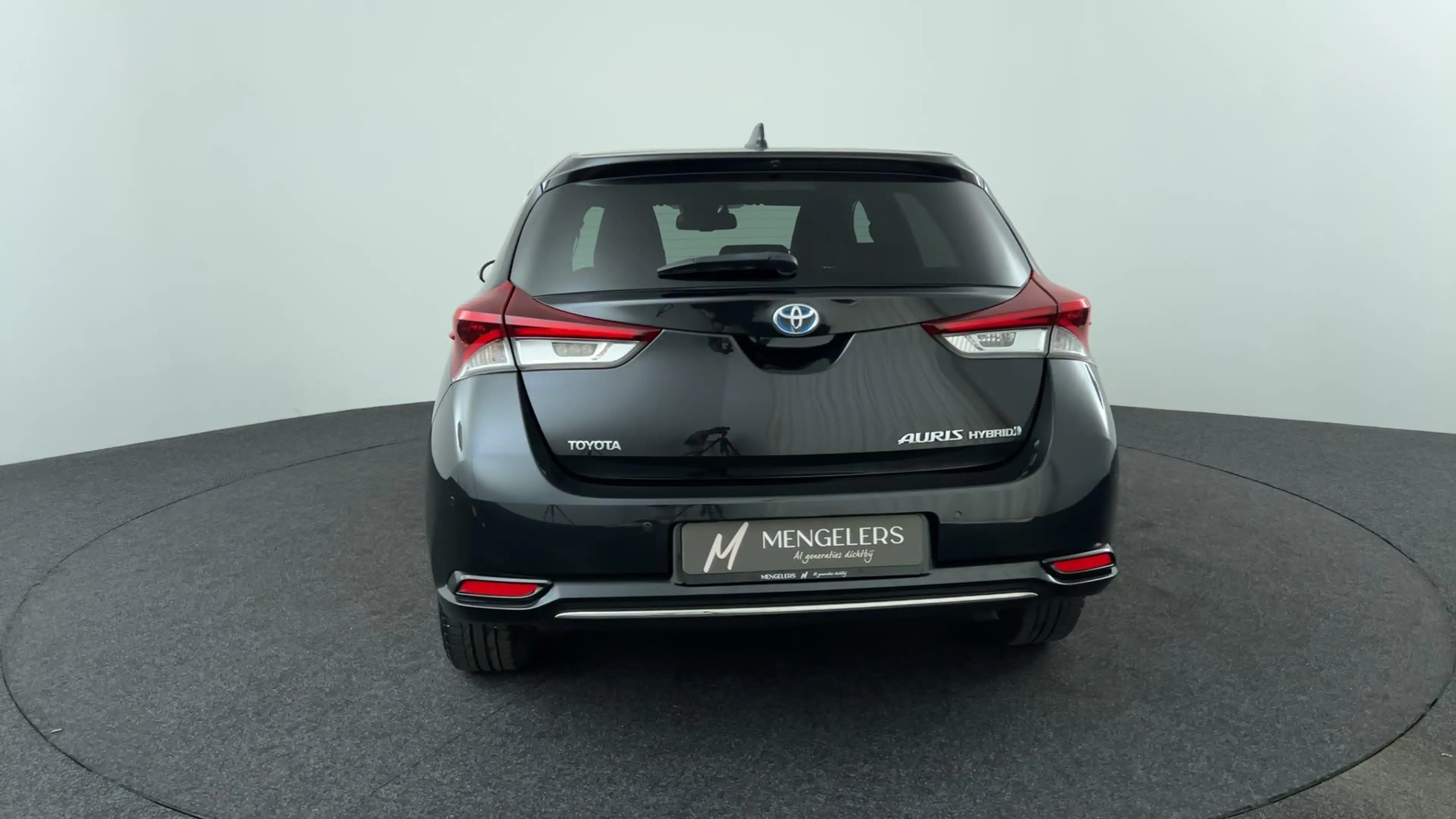 Toyota Auris 1.8 Hybrid Executive — photo 4