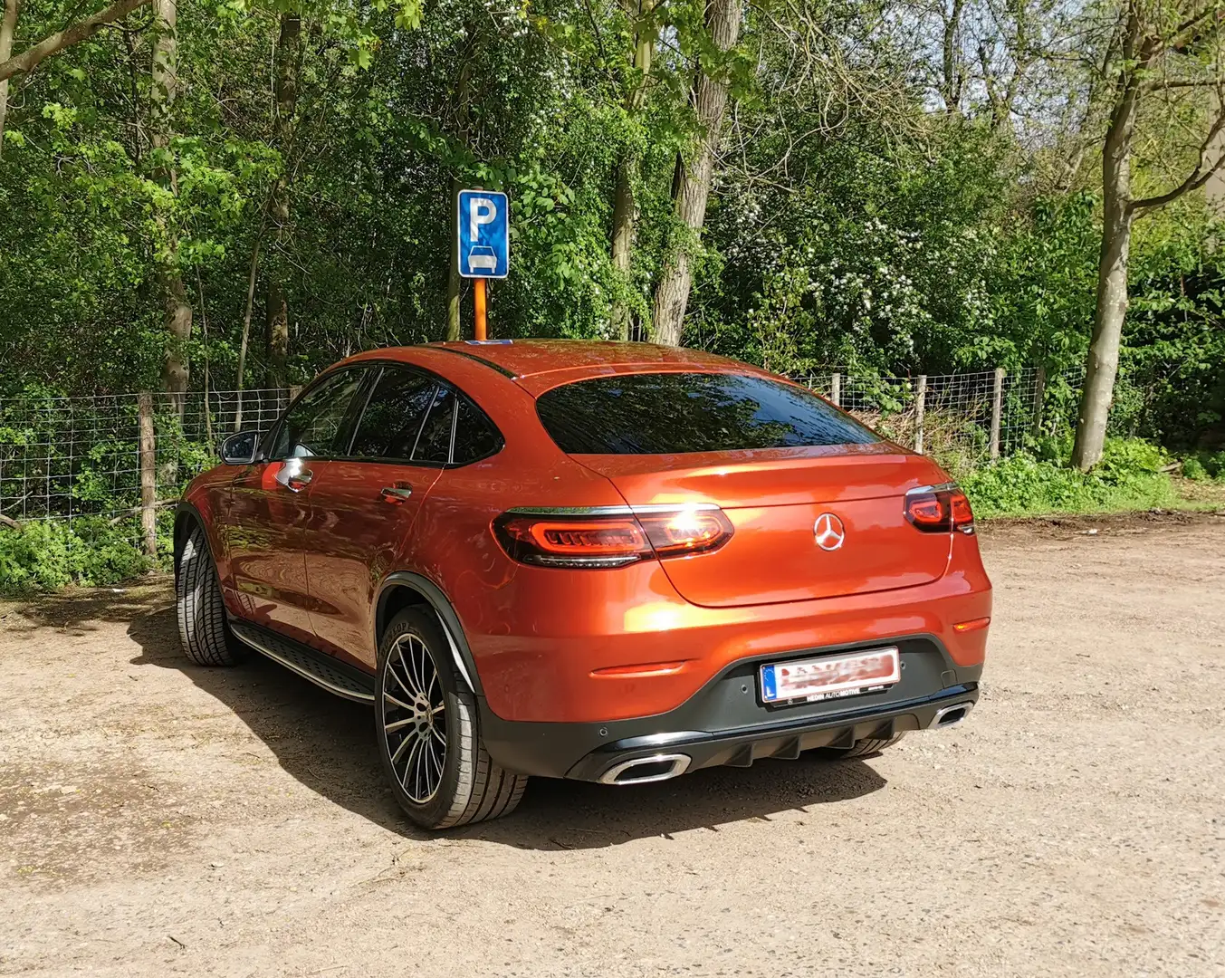 Mercedes-Benz GLC 200 GLC-Coupe 200 4Matic 9G-TRONIC AMG Line Červená - 2