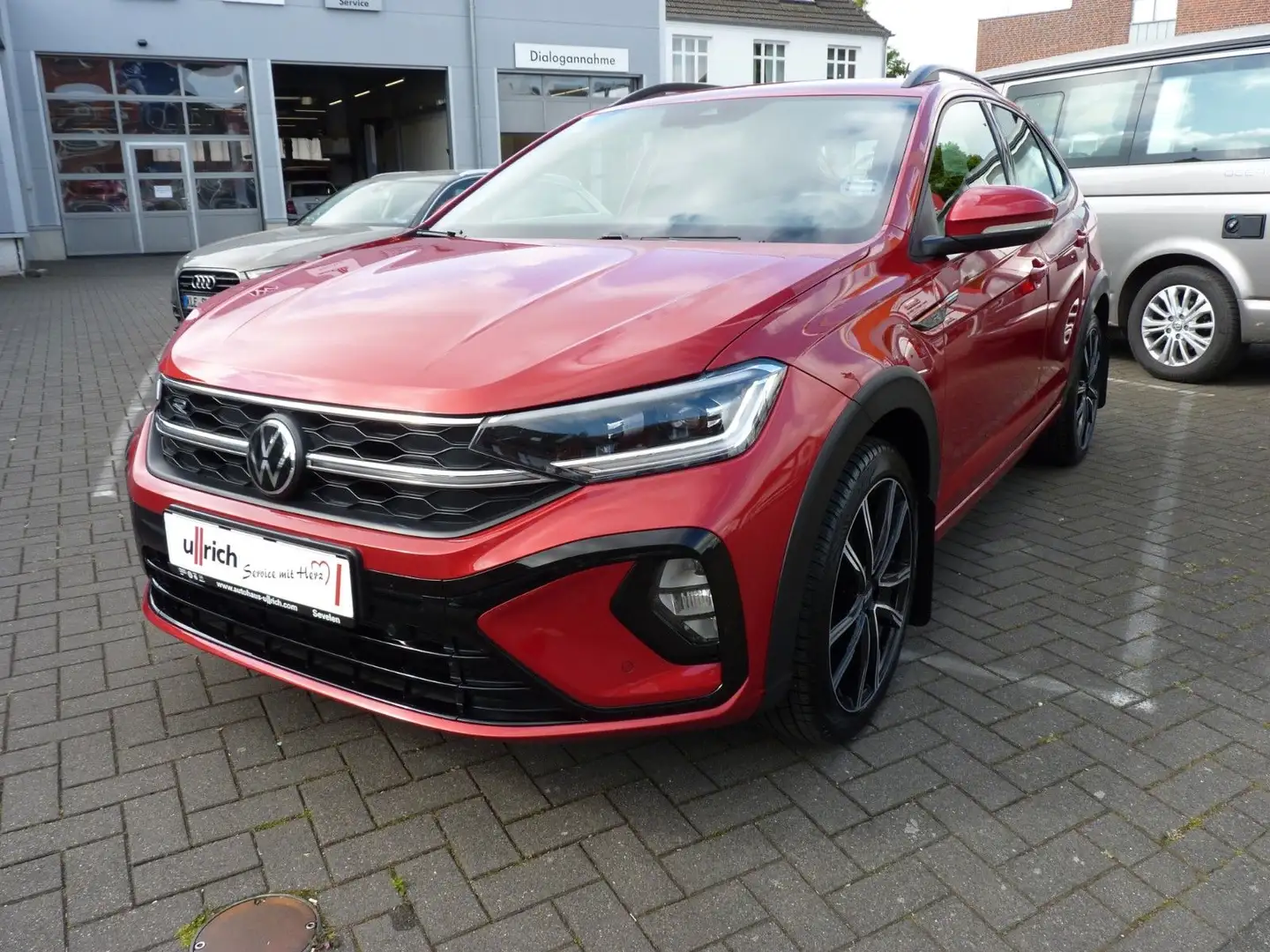 Volkswagen Taigo R-Line 1,5 TSI DSG Rojo - 1