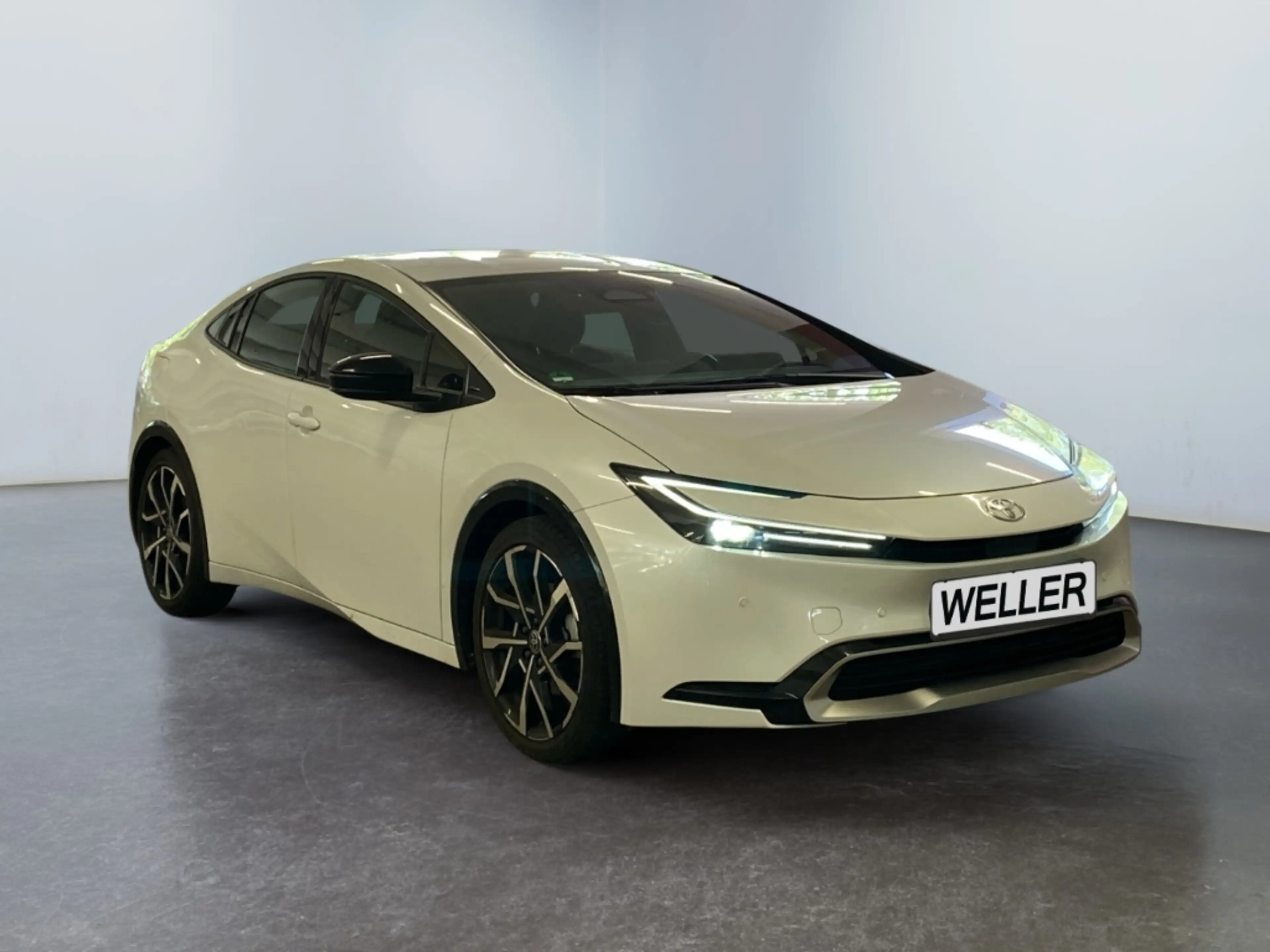 Toyota Prius 2.0 PHEV Executive *LED*ACC*R-Kamera*SHZ* — photo 3