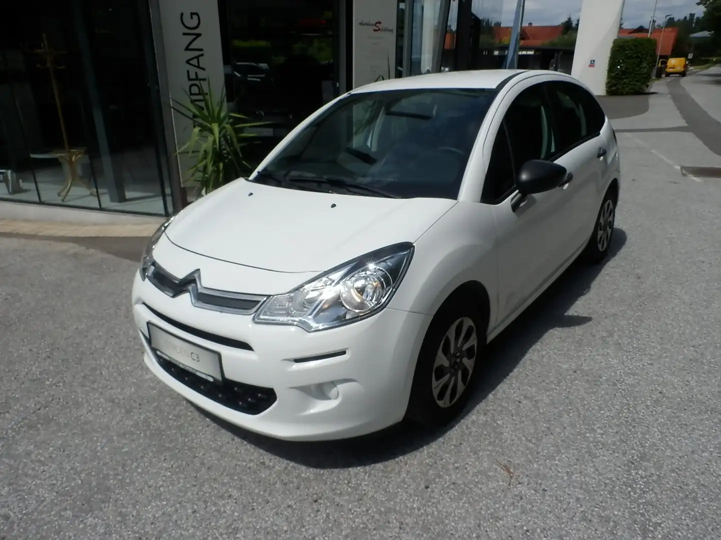 Citroen C3 VTI68 Flash Weiß - 2