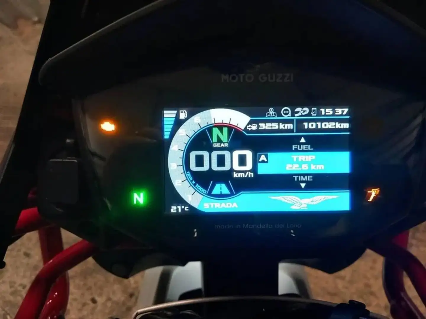 Moto Guzzi V 85 TT Giallo - 2