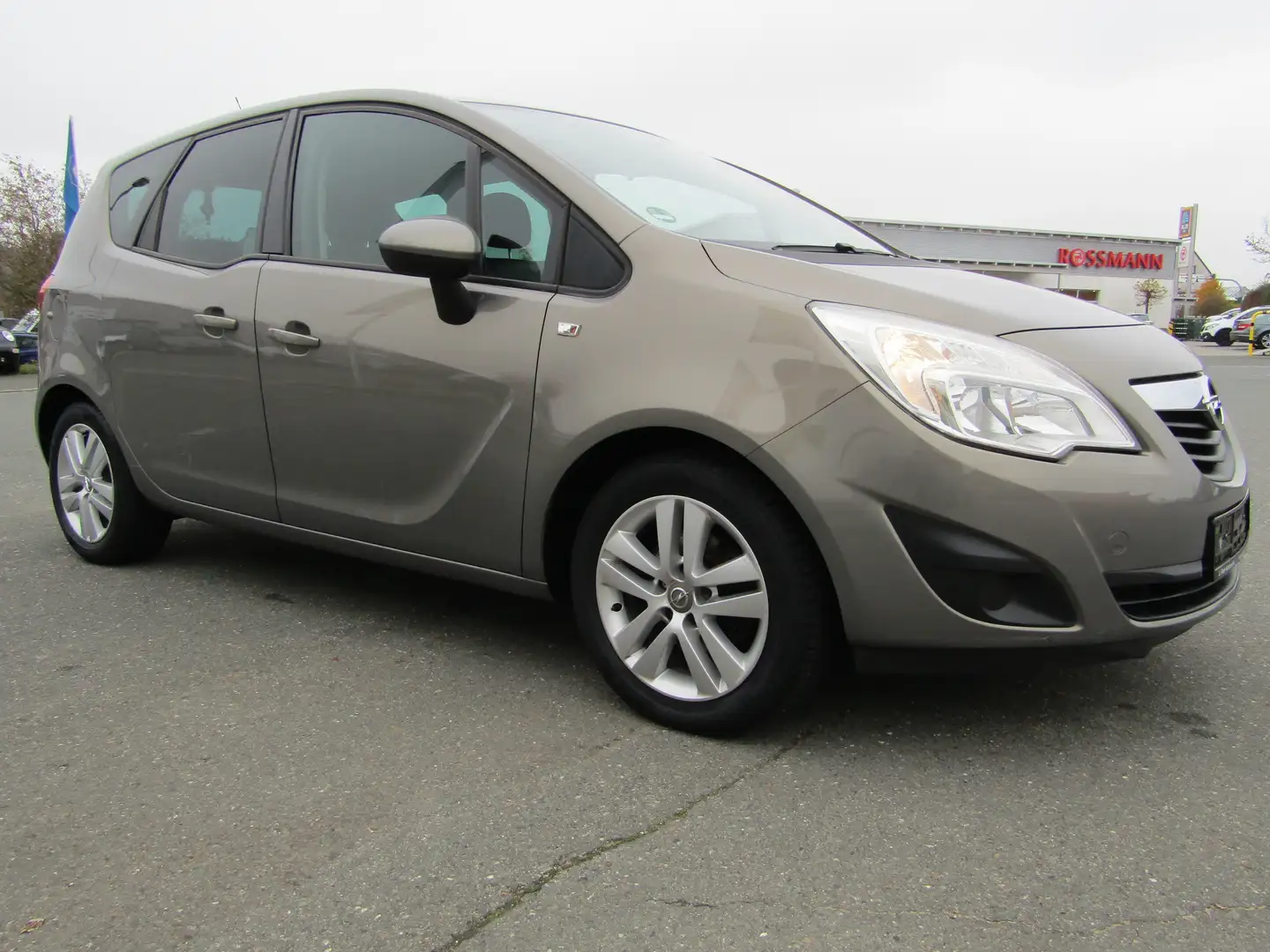 Opel Meriva Edition, 8 Fach Bereifung, Steuerkette neu, TÜV Beige - 2