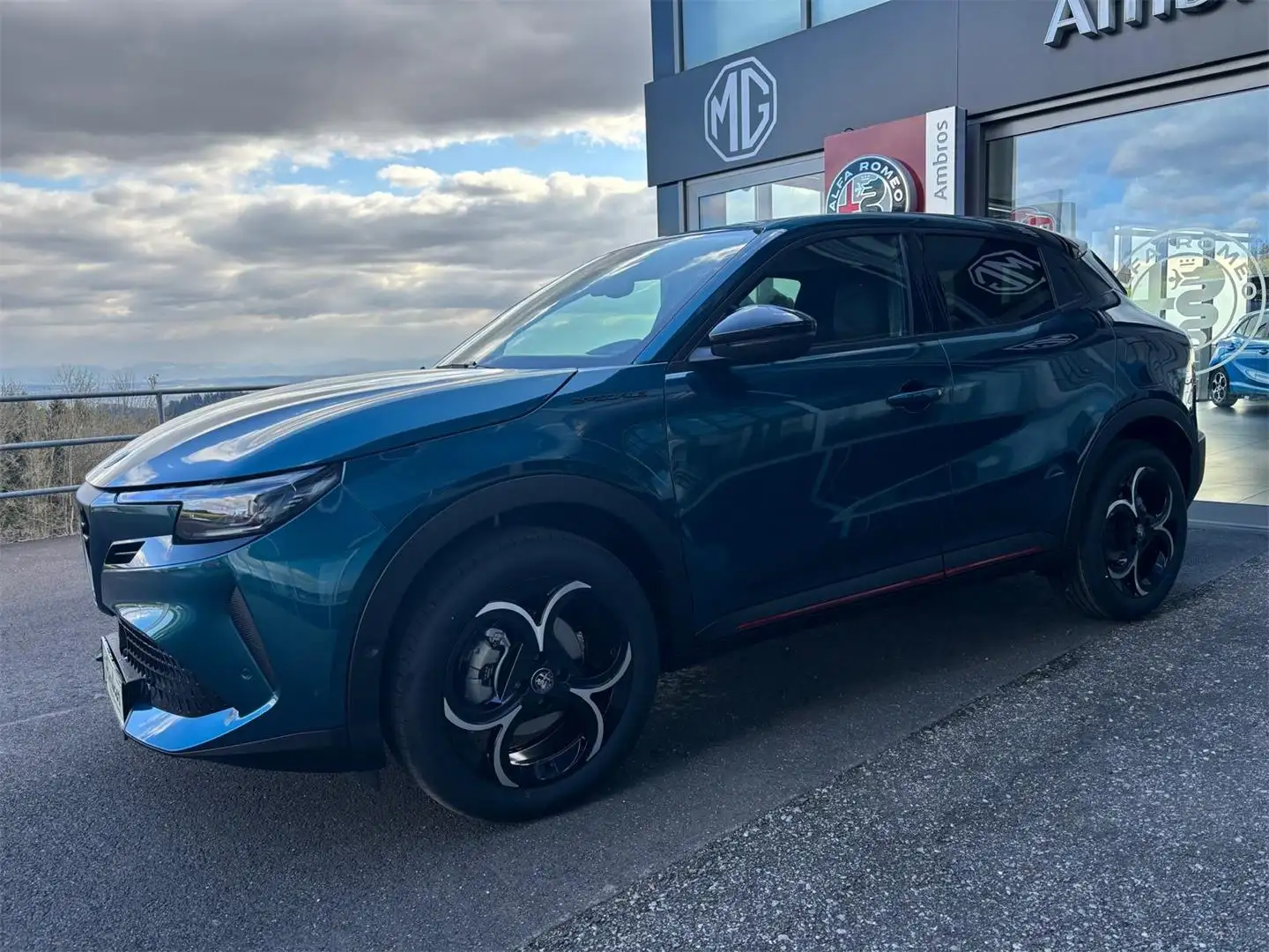 Alfa Romeo Junior Ibrida SPECIALE 1.2 145PS Hybrid eDCT6 Blau - 1