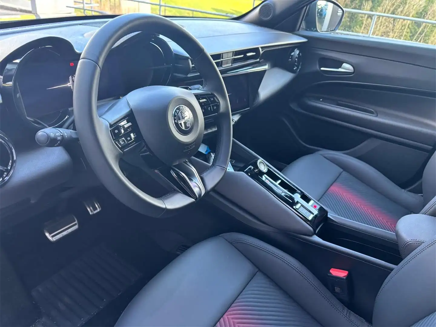 Alfa Romeo Junior Ibrida SPECIALE 1.2 145PS Hybrid eDCT6 Blau - 2