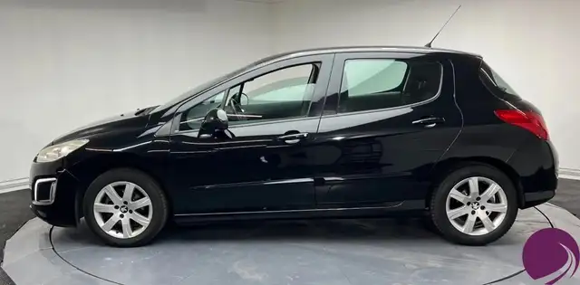 Peugeot 308 view 4