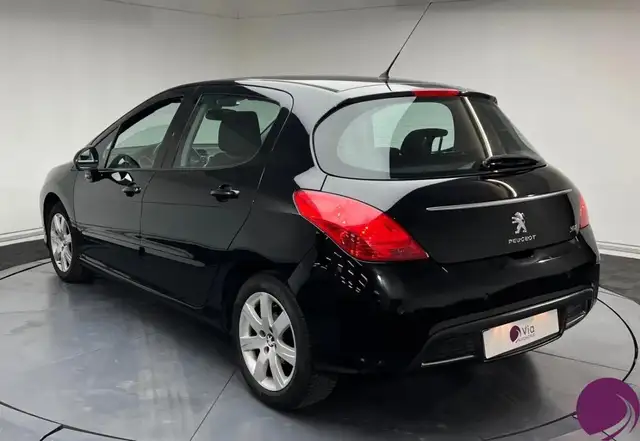 Peugeot 308 view 6