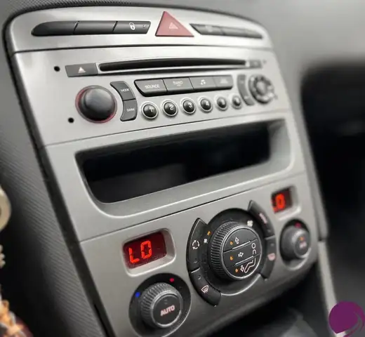 Peugeot 308 view 10