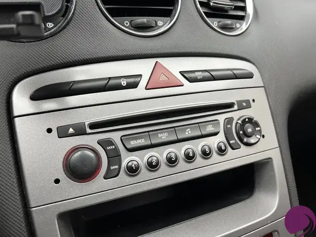 Peugeot 308 view 11