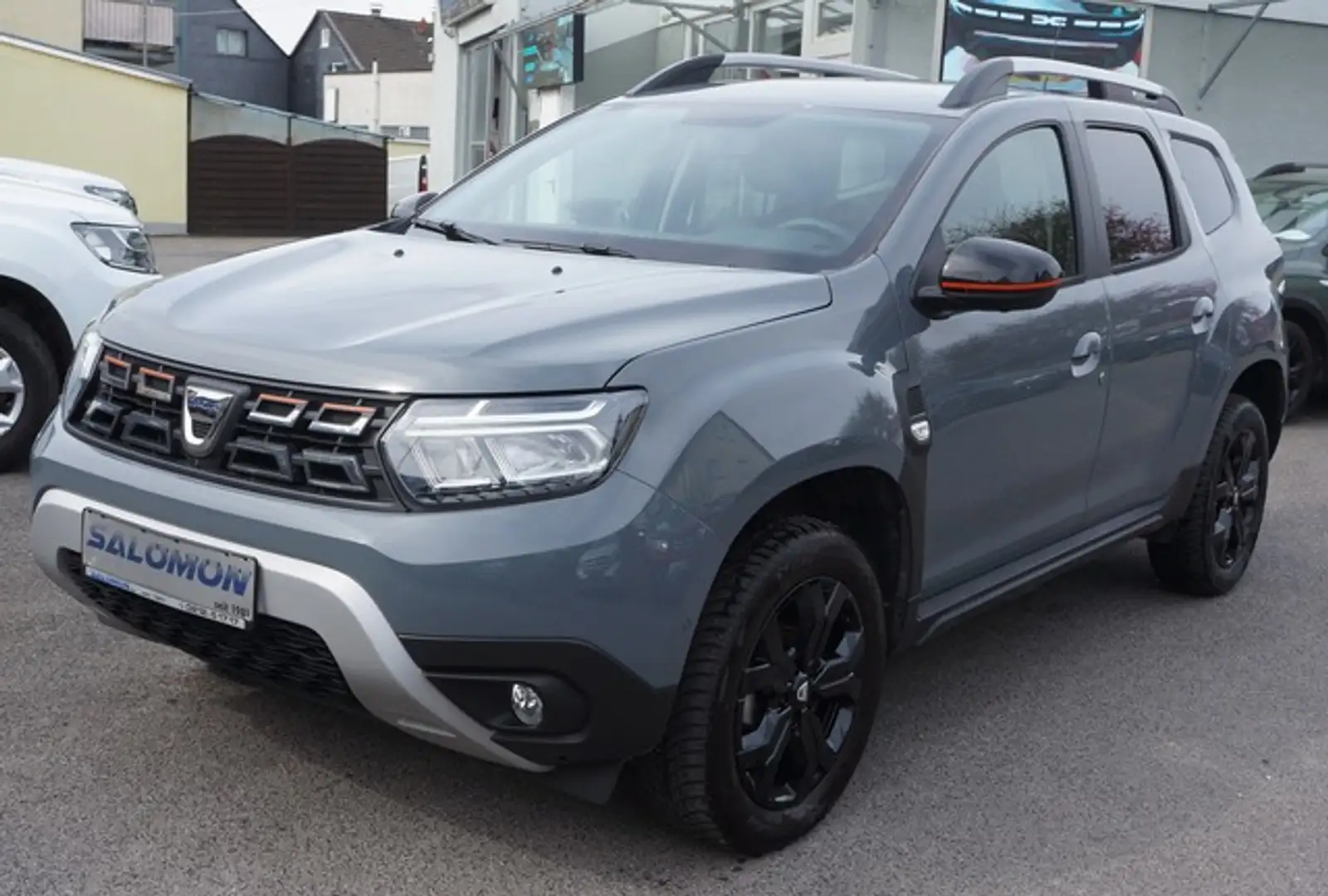 Dacia Duster TCe130*Extr+ NAVI+4 CAM+ALLW Grau - 1