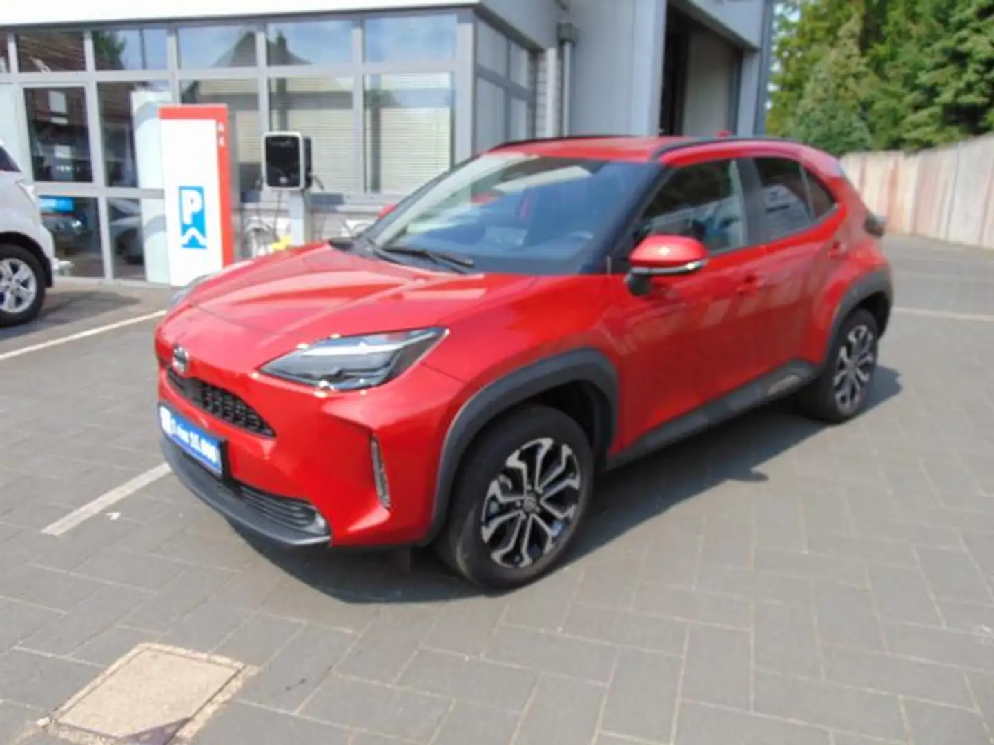 Toyota Yaris Cross 1.5 Hybrid - R.Kam - PDC - Sitzhzg - T.omat -AHK Rot - 2