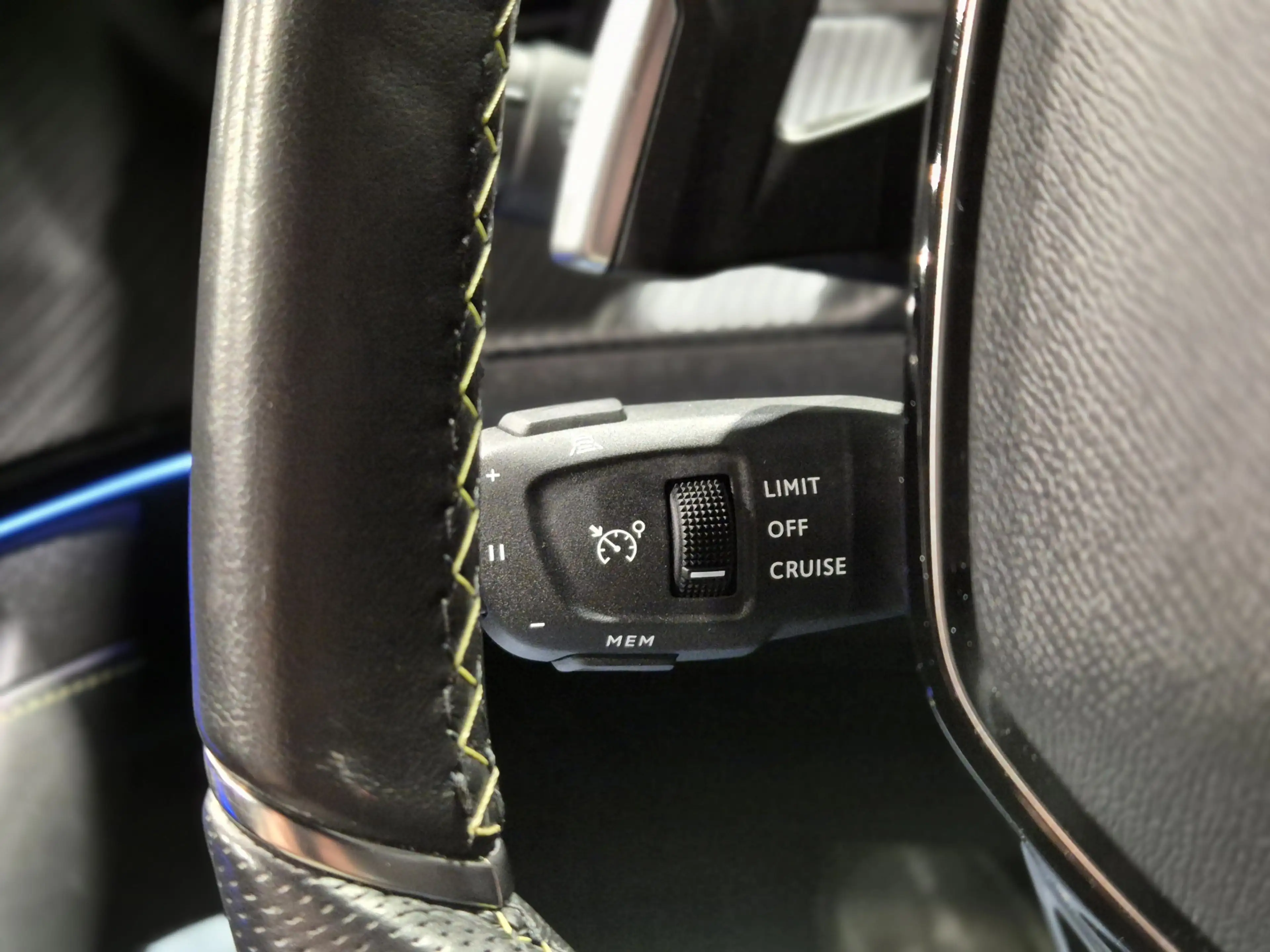 Peugeot 2008 1.2 Hybrid 145 GT 360 Camera | Groot Navi | Carpla — photo 34