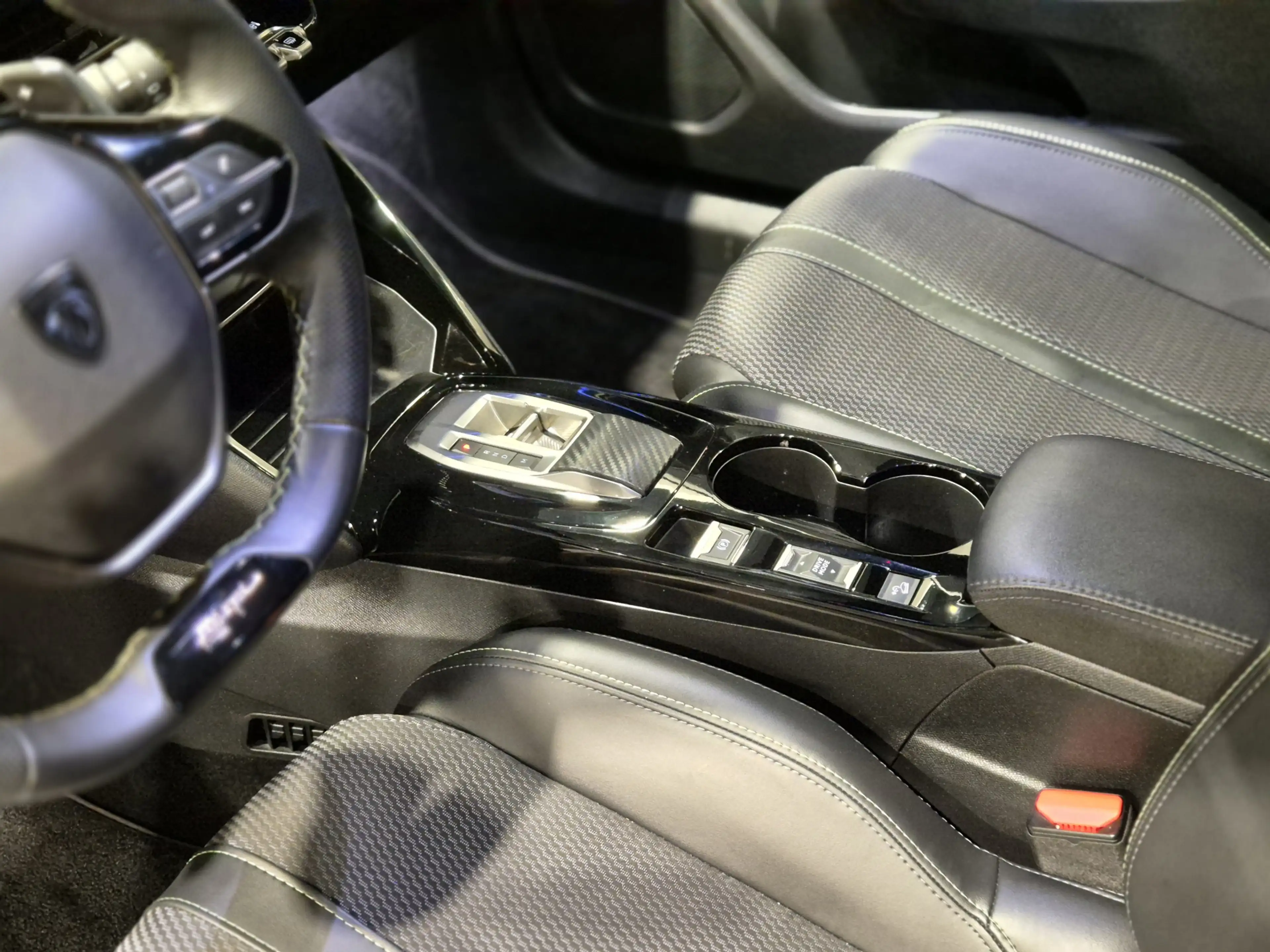 Peugeot 2008 1.2 Hybrid 145 GT 360 Camera | Groot Navi | Carpla — photo 26