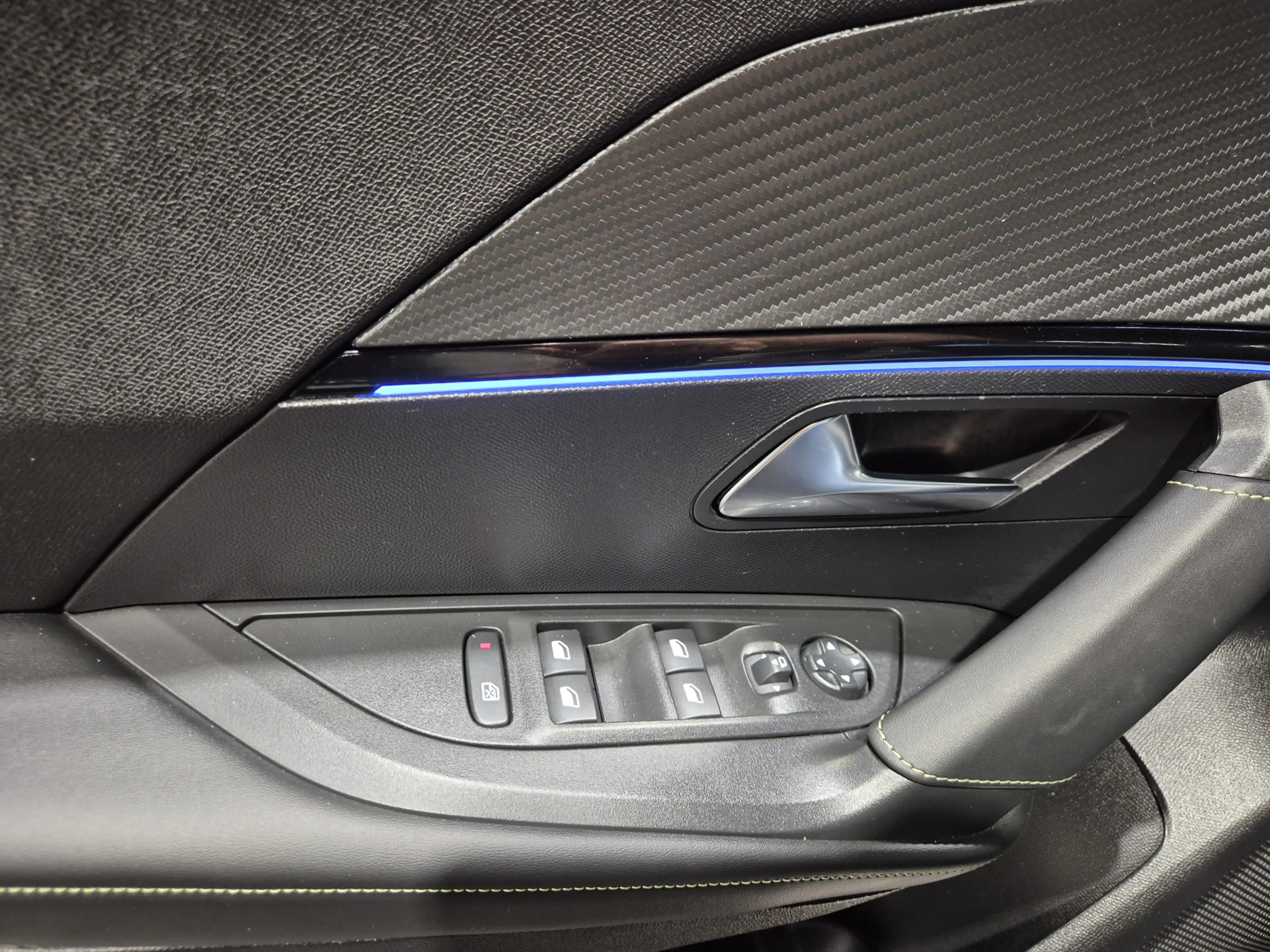 Peugeot 2008 1.2 Hybrid 145 GT 360 Camera | Groot Navi | Carpla — photo 29