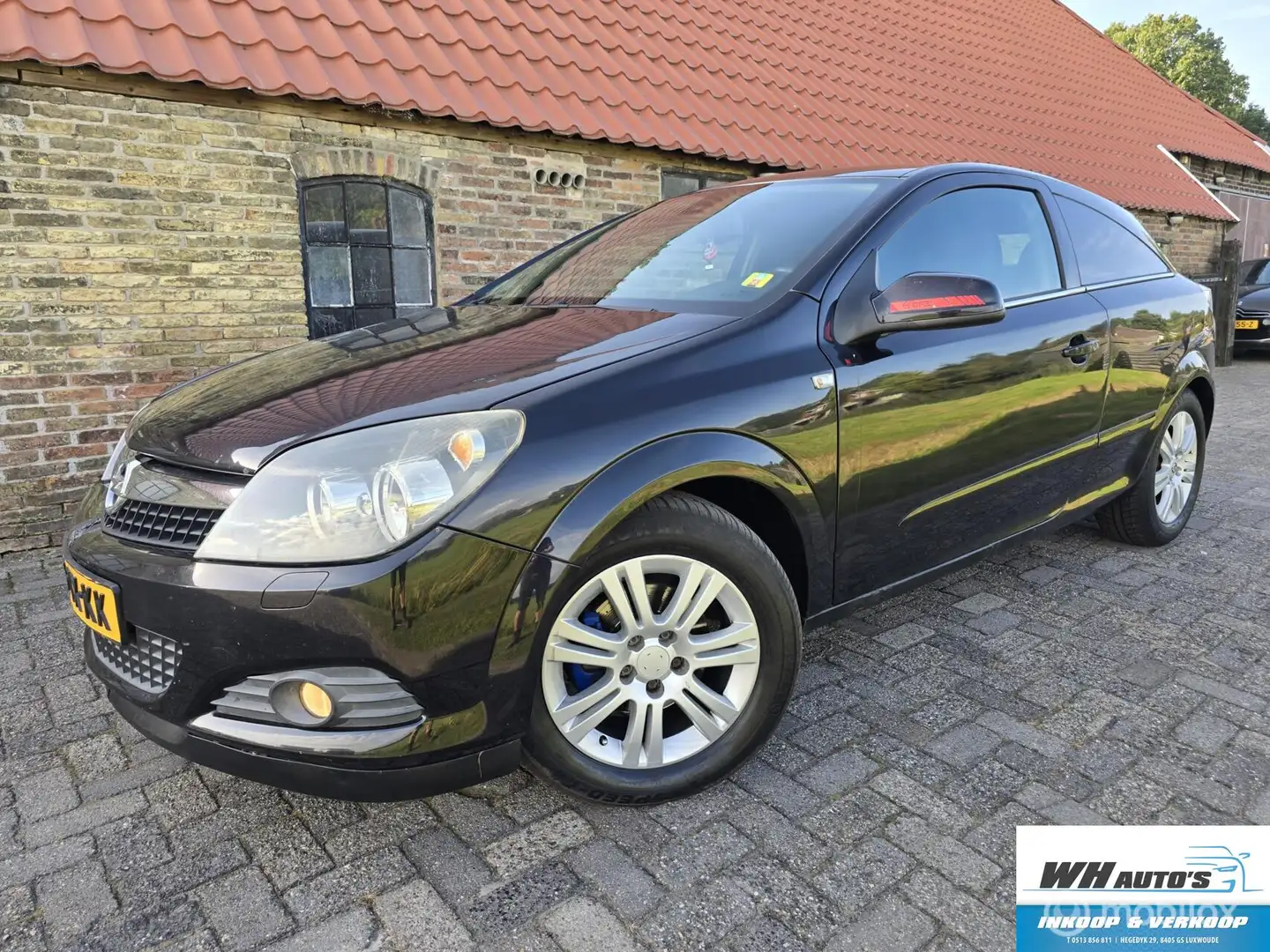 Opel Astra GTC 1.6 Cosmo Noir - 1