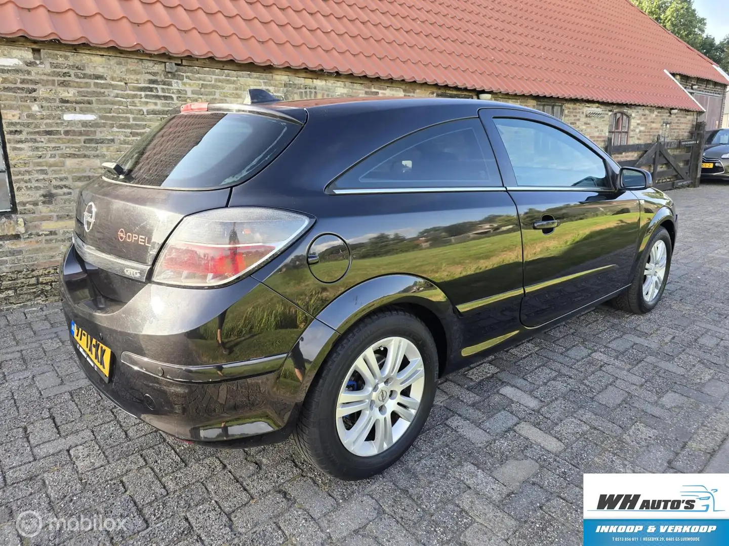 Opel Astra GTC 1.6 Cosmo Noir - 2
