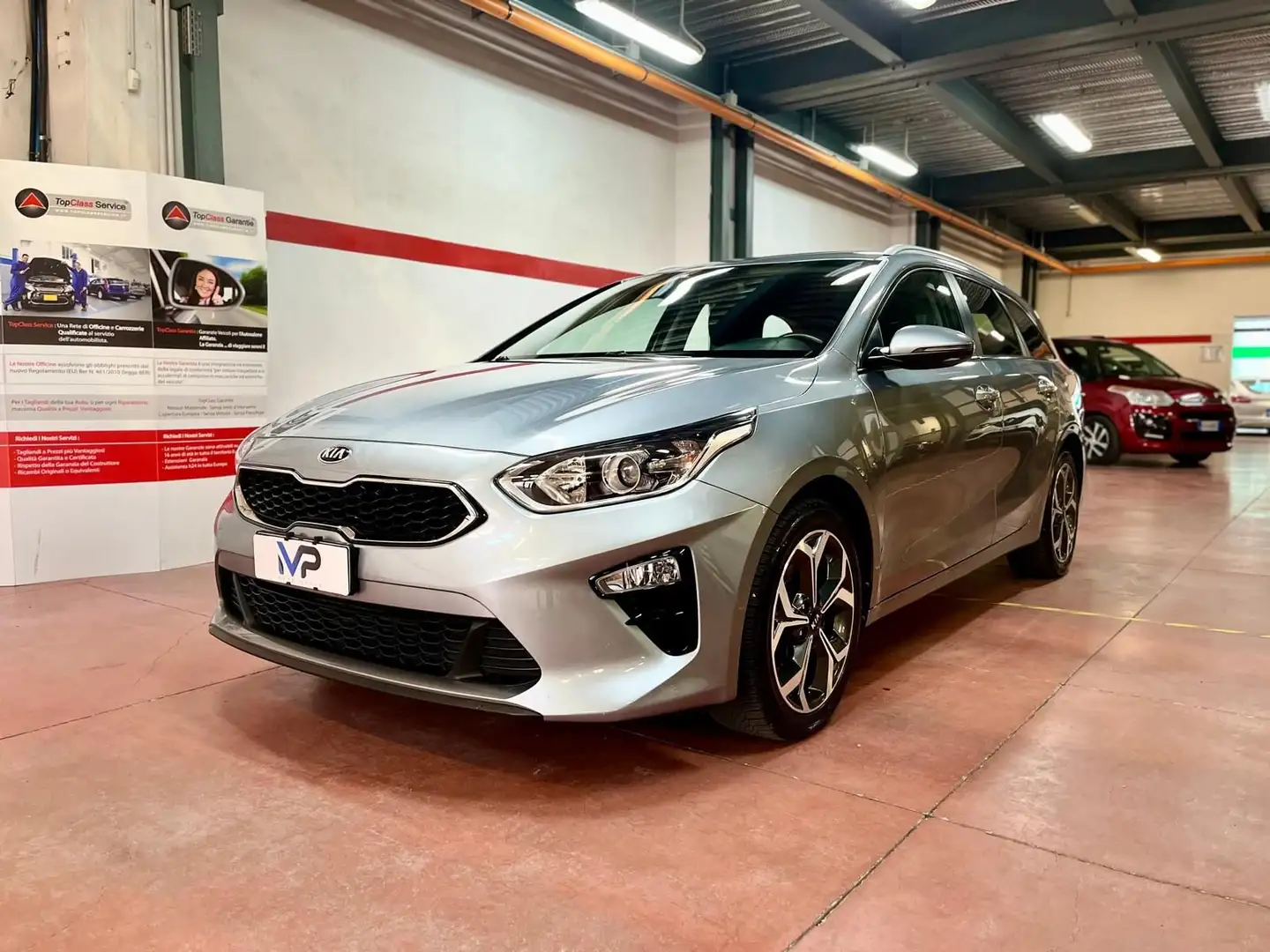 Kia Ceed / cee'd Ceed 1.6 CRDi 136 CV MHEV DCT SW. Business Class Gris - 1