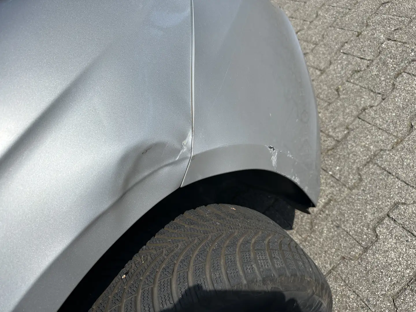 Alfa Romeo Giulietta 1.4 TB 16V Turismo Silber - 2
