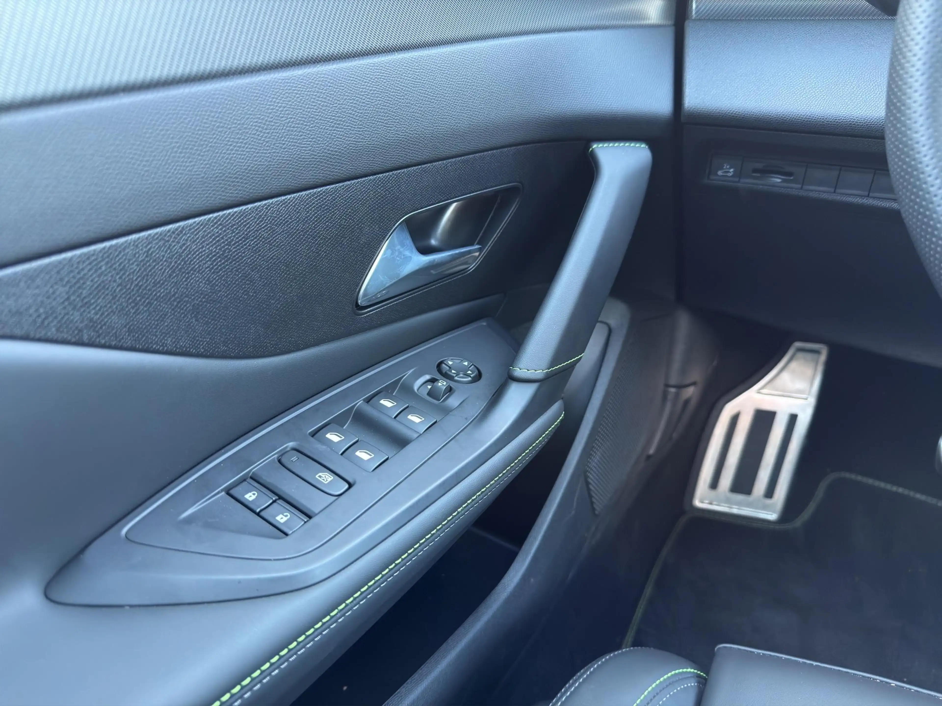 Peugeot 408 1.2 GT Exclusive Hybrid 145 | Pano | Geheugen | 36 — photo 13