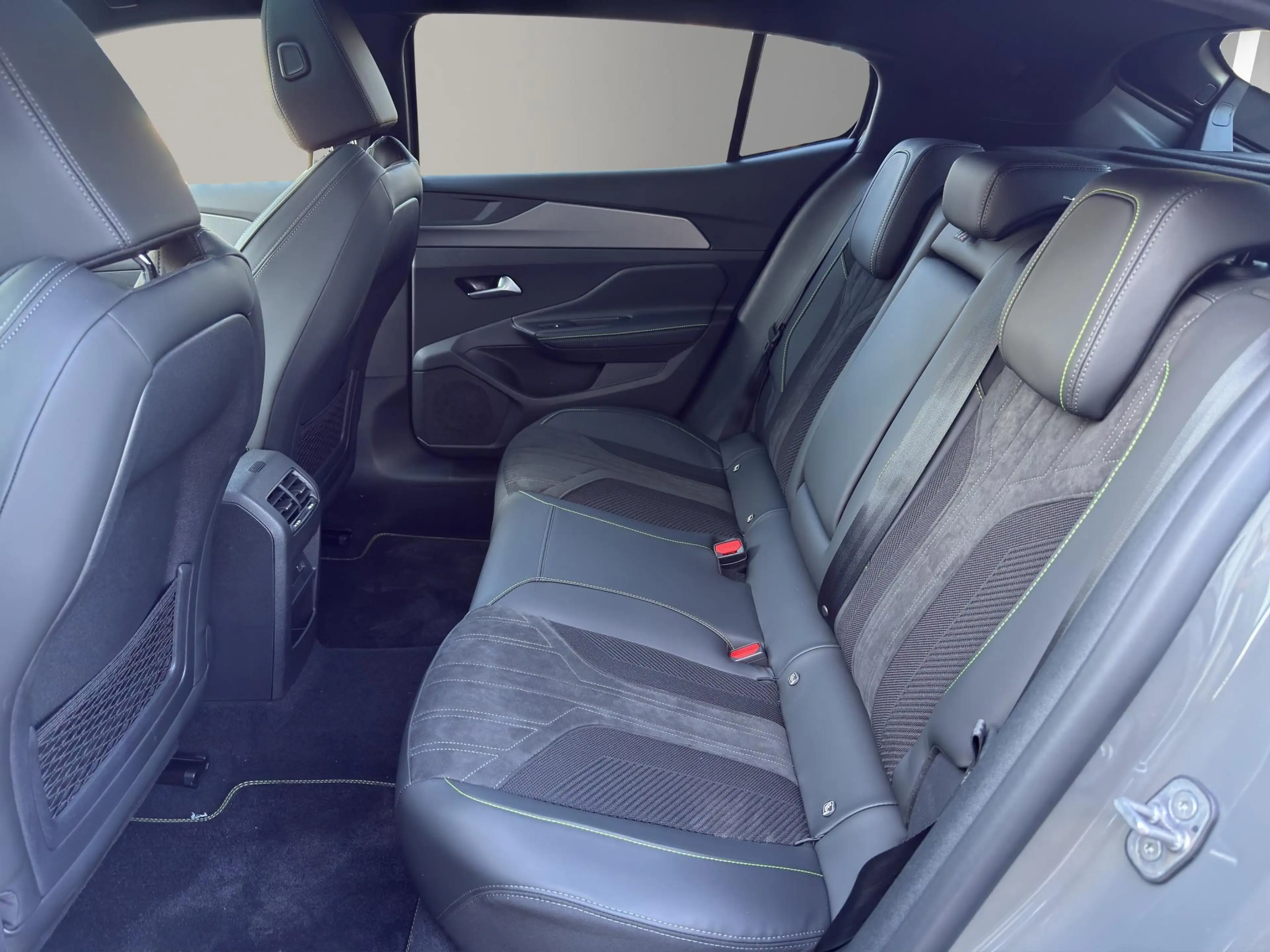 Peugeot 408 1.2 GT Exclusive Hybrid 145 | Pano | Geheugen | 36 — photo 14